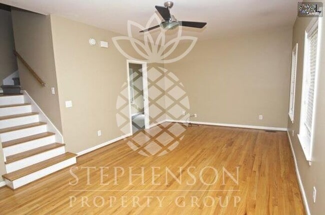 Photo - Student friendly rental