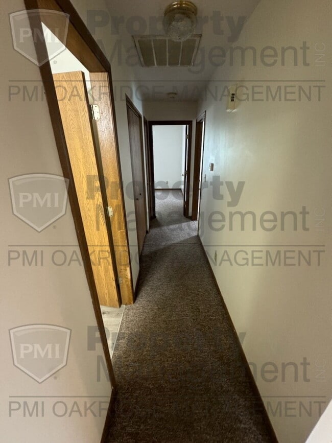Single Level 2 Bed Apartment with Garage