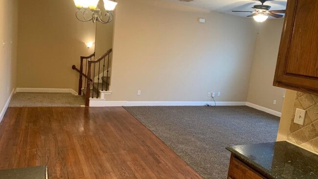 Photo - 1305 Halcyon Pl