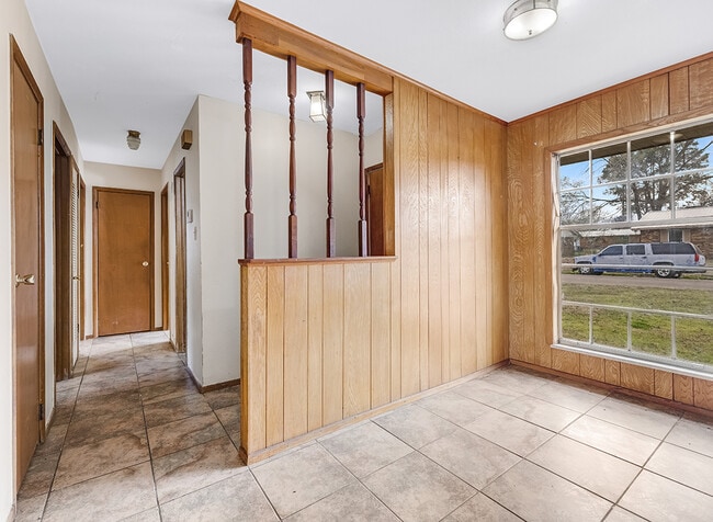 Photo - 2003 Ashley St