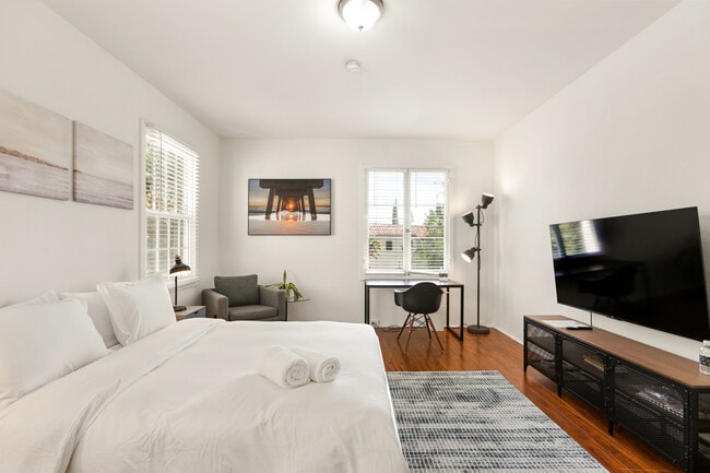 145 S. Elm - Unit 7