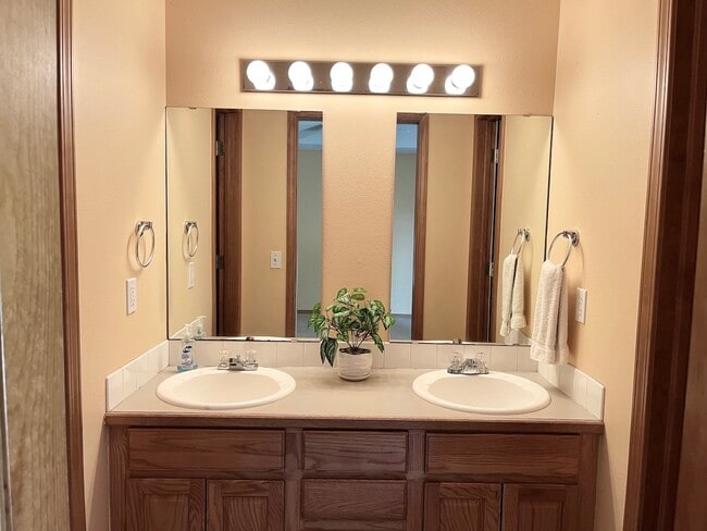 Photo - 5826 W 7th Ave