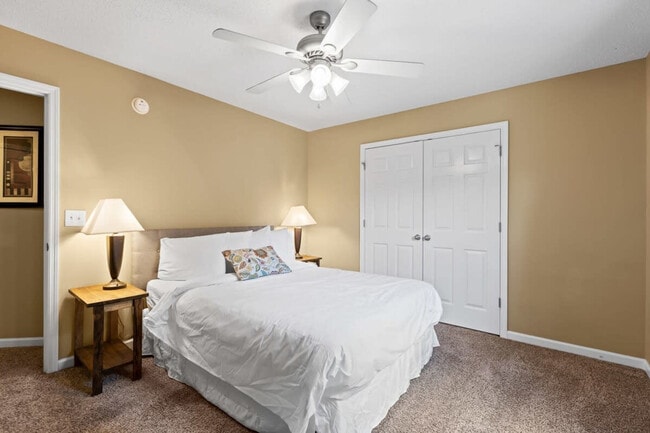 Photo - 222 Elmwood Dr Unit ID1043555P