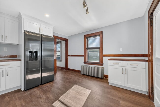 Photo - 12 N Main St