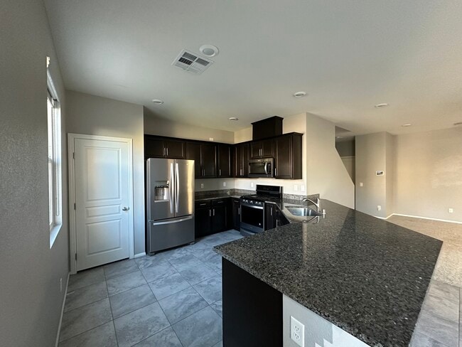 Photo - 7124 Fossil Lake St House