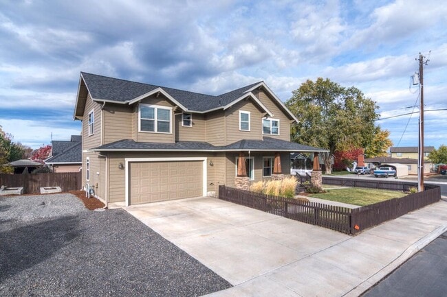 4 Bed 2.5 Bath - NW Redmond - 4 Bed 2.5 Bath - NW Redmond House