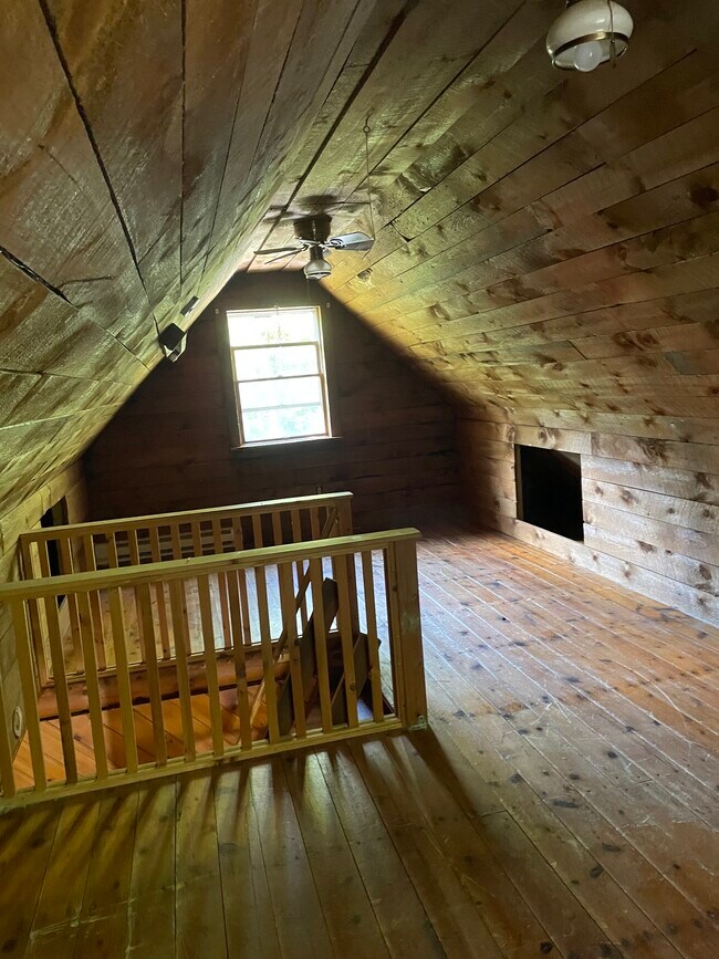 Photo - 331 Thorn Hill Rd