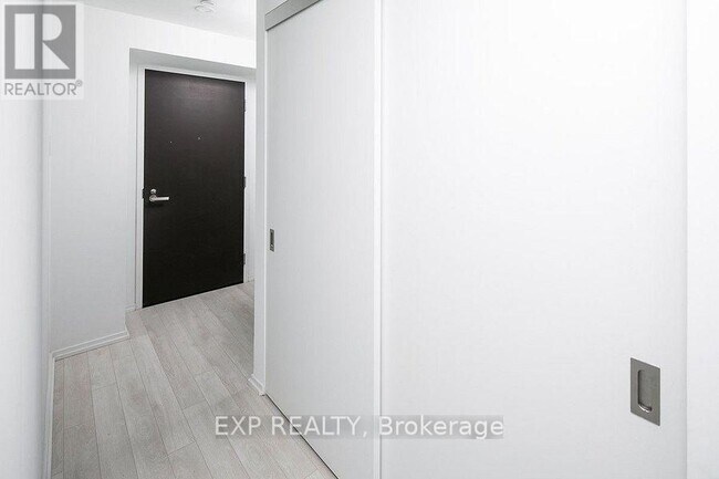 Photo - 197 Yonge St Unit 2205