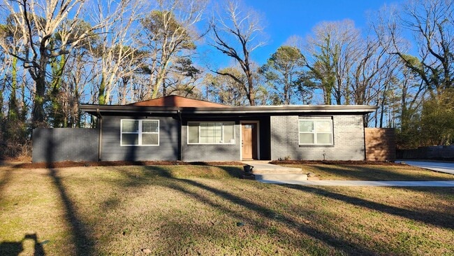 Building Photo - Bright & Spacious 3BR Home with Private Backyard & EV Charging!