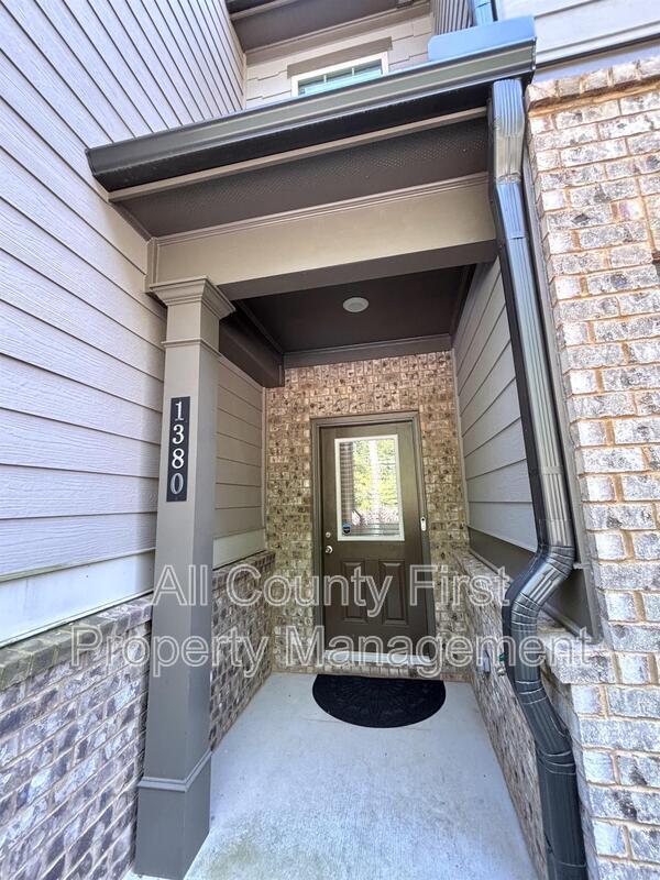 1380 Sugar Glen Ct