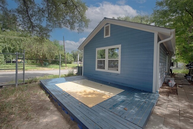 Photo - 2802 Canfield St