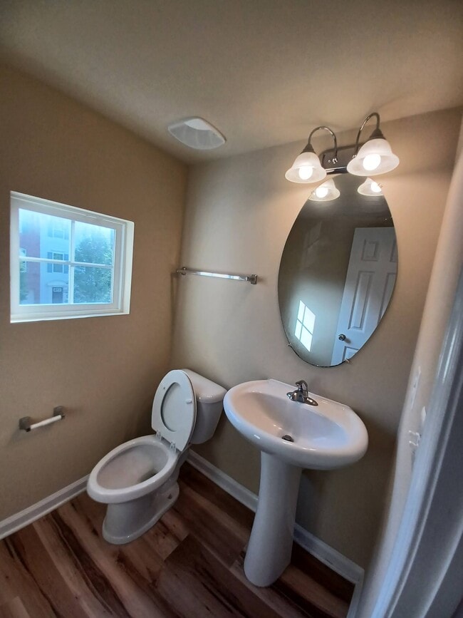 Photo - 103 Argyle Ct