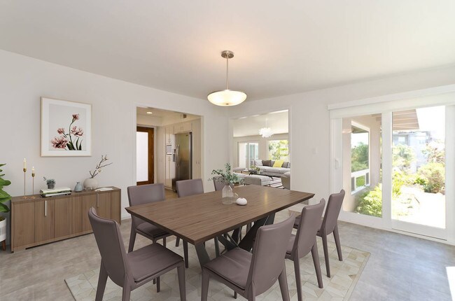 Photo - 8410 Harold Way