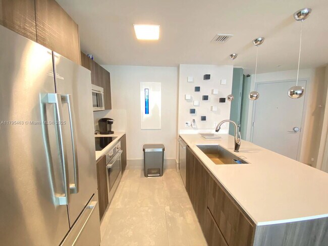 Photo - 488 NE 18th St Unit 3911