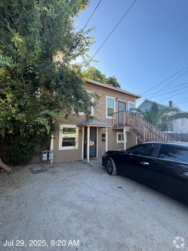 Building Photo - 500 Unit 1309 Maple Street #B Rental