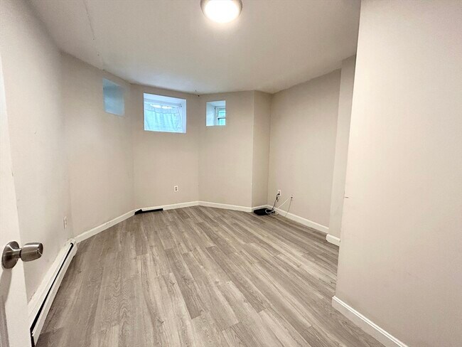 Photo - 90 Hammond St Unit 1