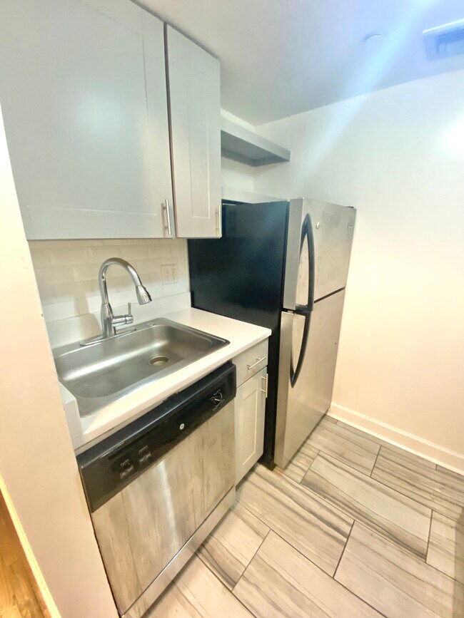 11 203 - Stamford Commons