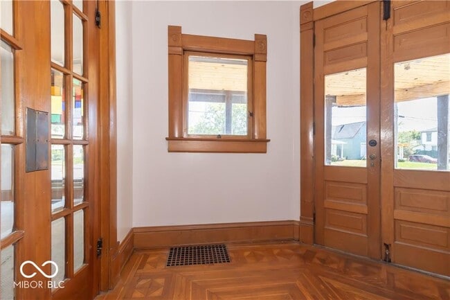 Photo - 404 N State St