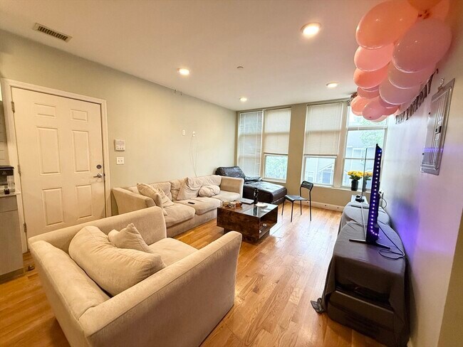 Photo - 299 Dudley St Unit 4