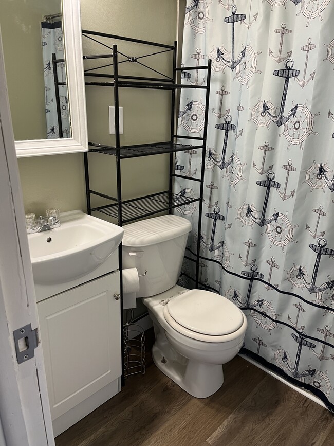 Photo - 517 Harcourt Dr