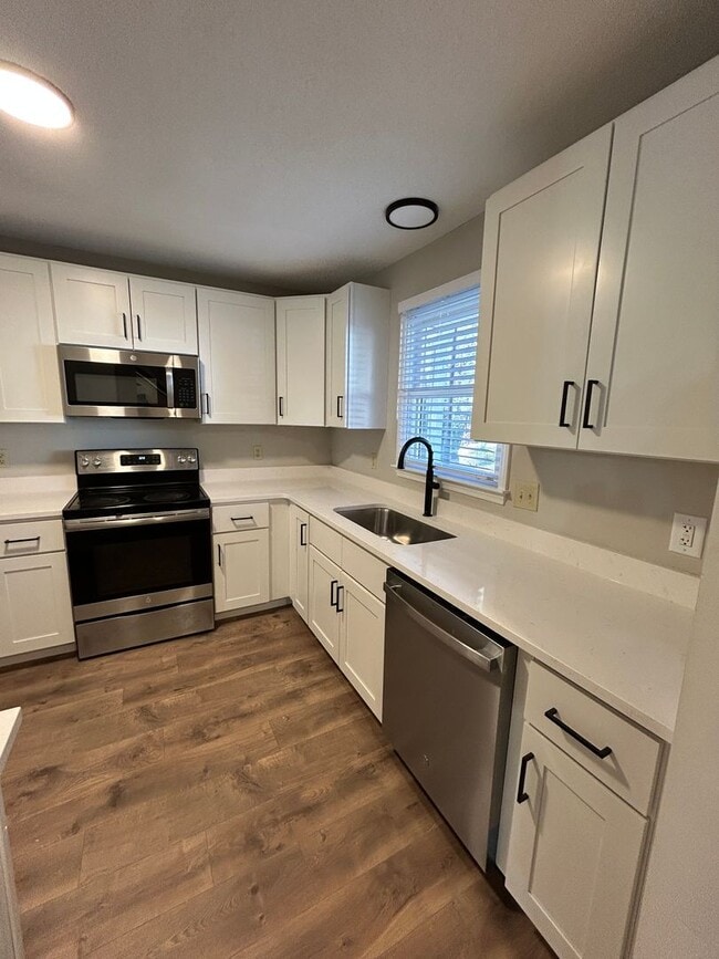 Photo - 6528 Thetford Ct