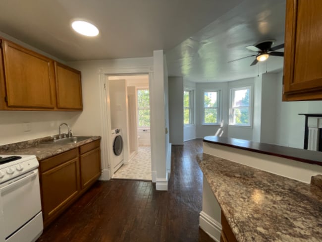Photo - 1613 W Grace St