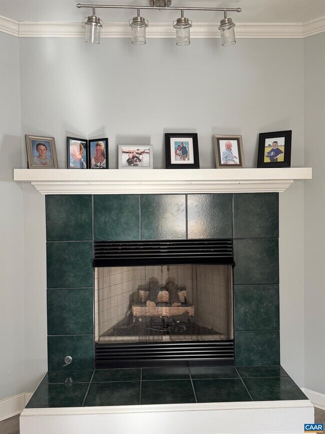 Photo - 136 Goldenrod Ct