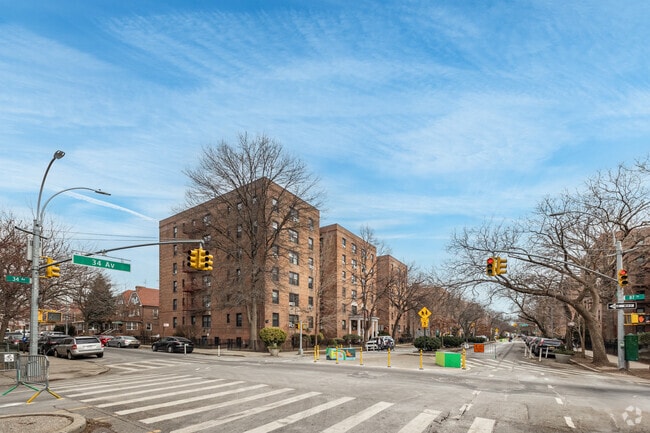 Photo - Saxony Towers