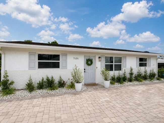 Photo - 7686 SE Hilltop Terrace