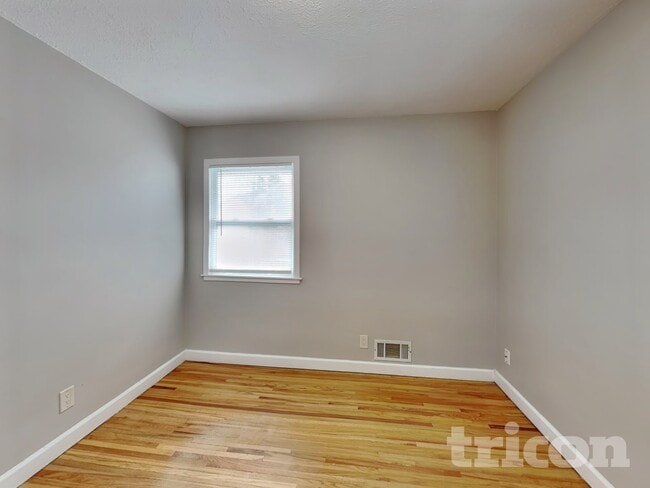 Photo - 4010 Monroe St NE