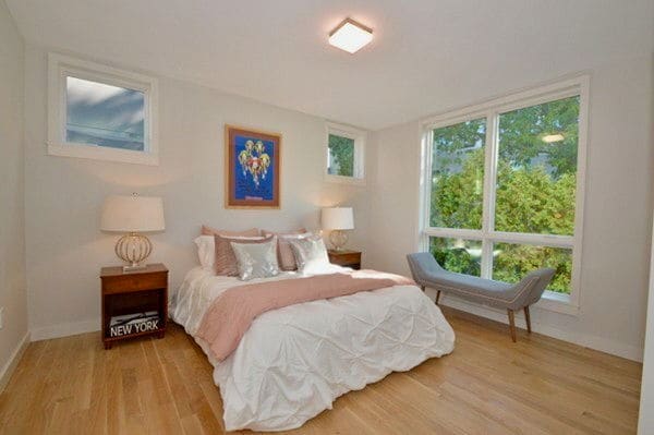 Photo - 140 Banks St