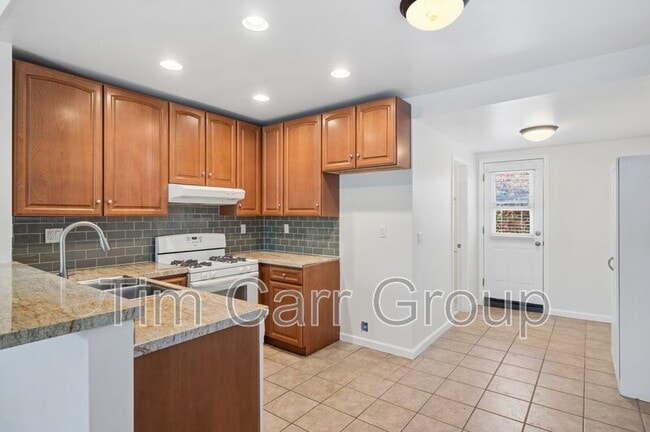 Photo - 375 E 20th St