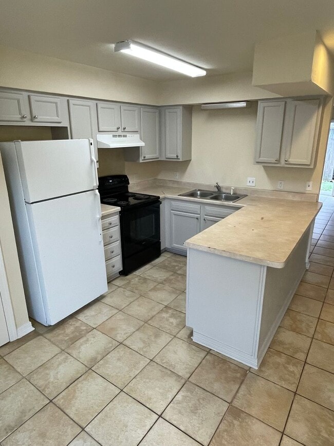 Photo - Great Complex in Kenner, 2BD/1.5BA with Off Street Parking Unit 4205 D