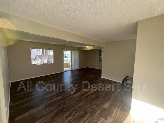 Photo - 205 19th St Unidad #B