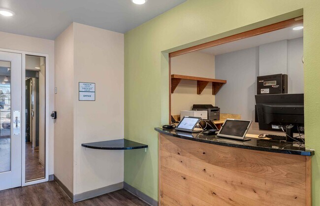 Furnished Studio-Colorado Springs - Airport