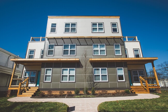 Building Photo - McDonald Realty, LLC Unit 1309 Perry Street #B
