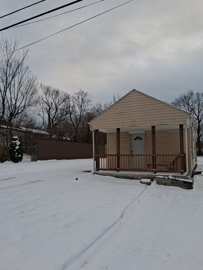 Photo - Quaint Newly-renovated Bungalow