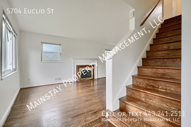 Photo - 5704 Euclid St