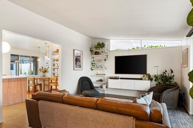 Photo - 1044 E Northview Ave