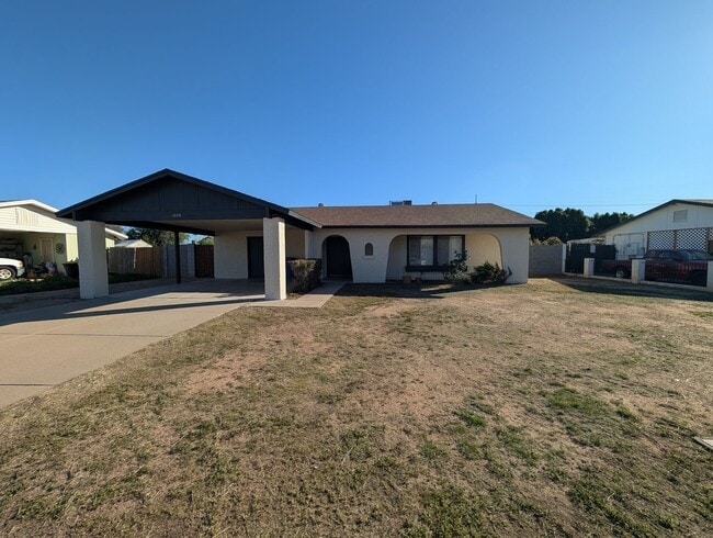 Building Photo - 3 Bed 2 Bath Home