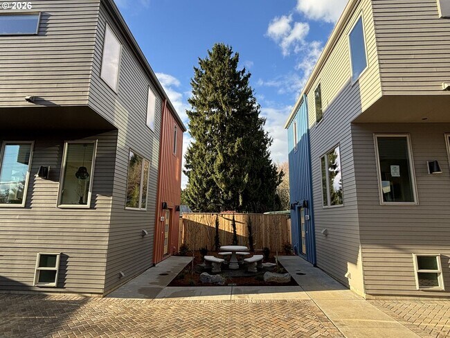 Photo - BRAND NEW stylish and modern Mt. Tabor stunner! Pre-lease now for June 19th!