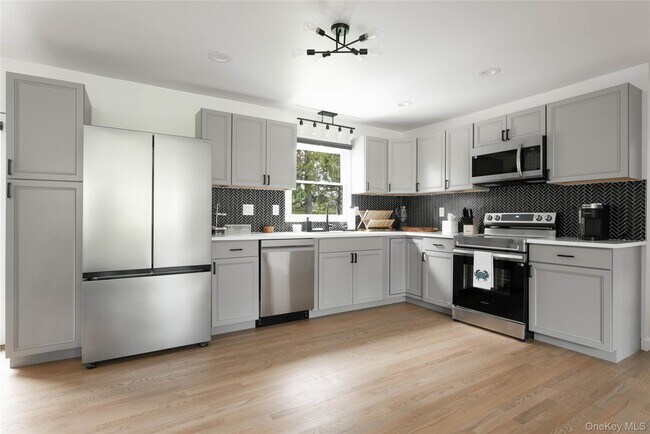 Photo - 17 Underhill Dr