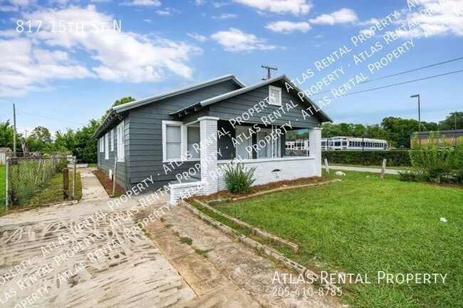 Photo - 817 15th St N