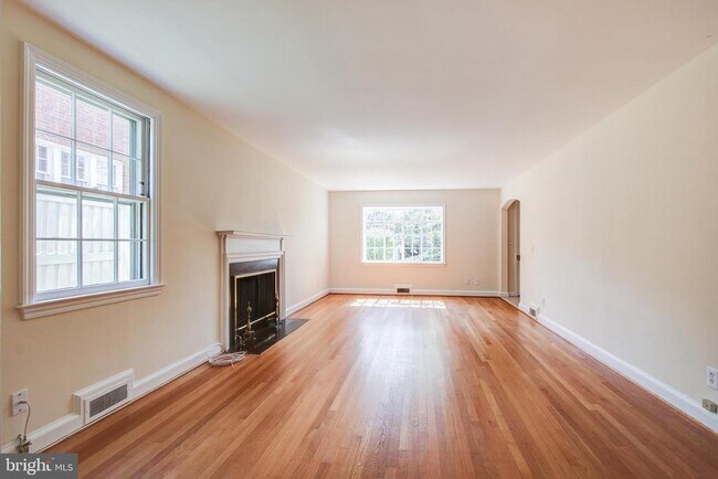 Photo - 4721 Yuma St NW