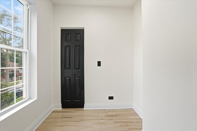 Photo - 5415 S Hoyne Ave