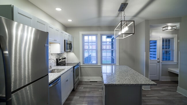 Photo - 112 N 5th Ave Townhome