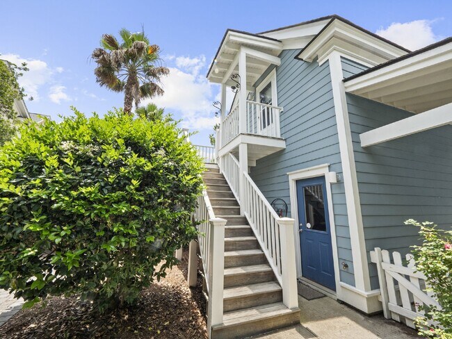 Photo - Studio Garage Apartment for Rent in Shell ...