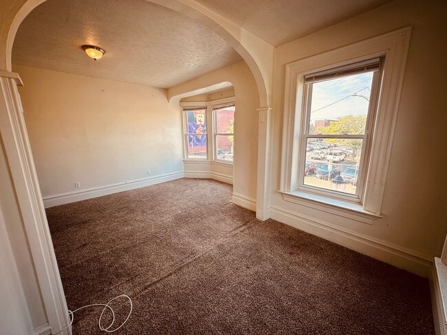 Building Photo - 131 S Duke St Unit 131 S Duke St  2 Rental