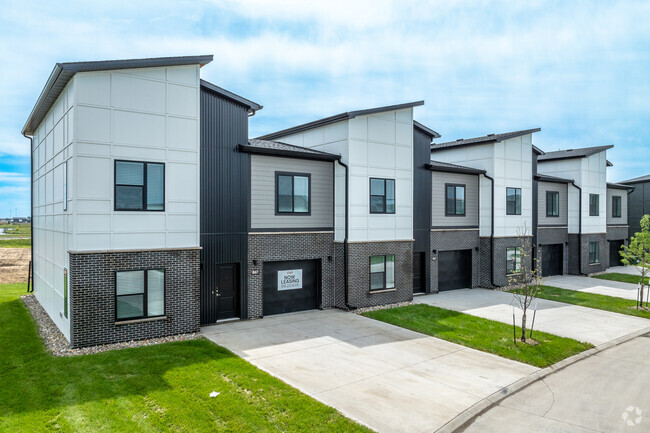 Rialto Townhomes - Rialto Townhomes