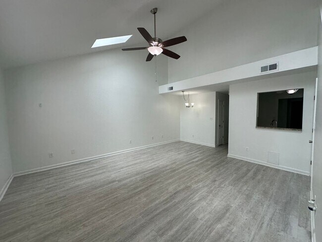 61 Riverchase Dr